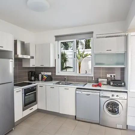 Ferienhaus Mit Privatpool Fur 7 Personen Ca 130 Qm In Pernera, Sudkuste Von Zypern 度假居
