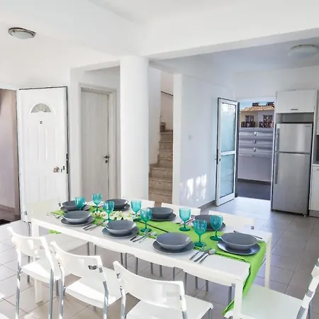 度假居 Ferienhaus Mit Privatpool Fur 7 Personen Ca 130 Qm In Pernera, Sudkuste Von Zypern 普罗塔拉斯