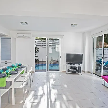 Ferienhaus Mit Privatpool Fur 7 Personen Ca 130 Qm In Pernera, Sudkuste Von Zypern